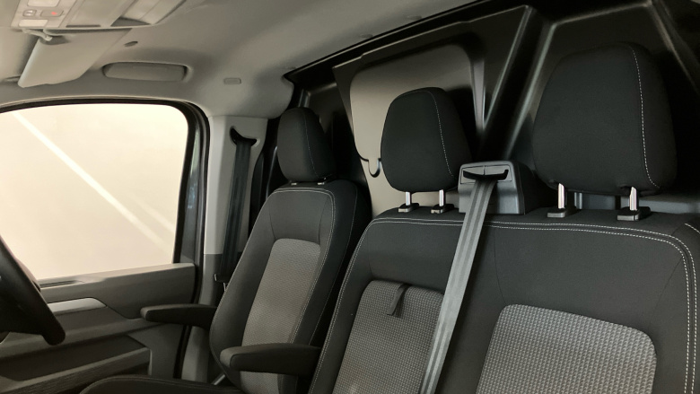 Volkswagen Transporter T32 Lwb Electric 100kW 65kWh Commerce Pro Van Auto